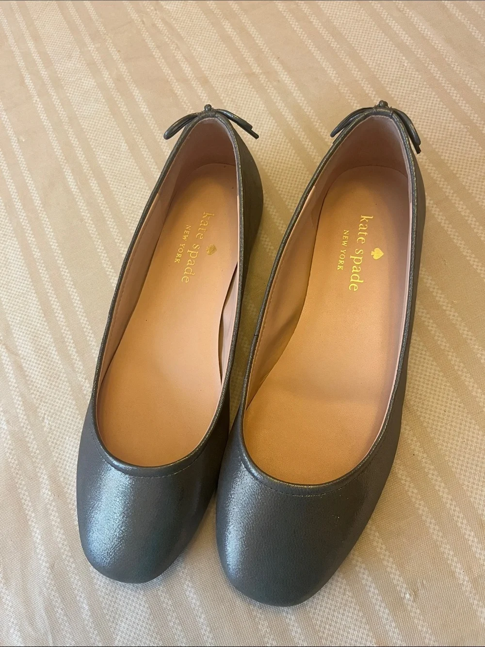 kate spade Metallic gray Ballet Flats with Bow Trim size 6.5B